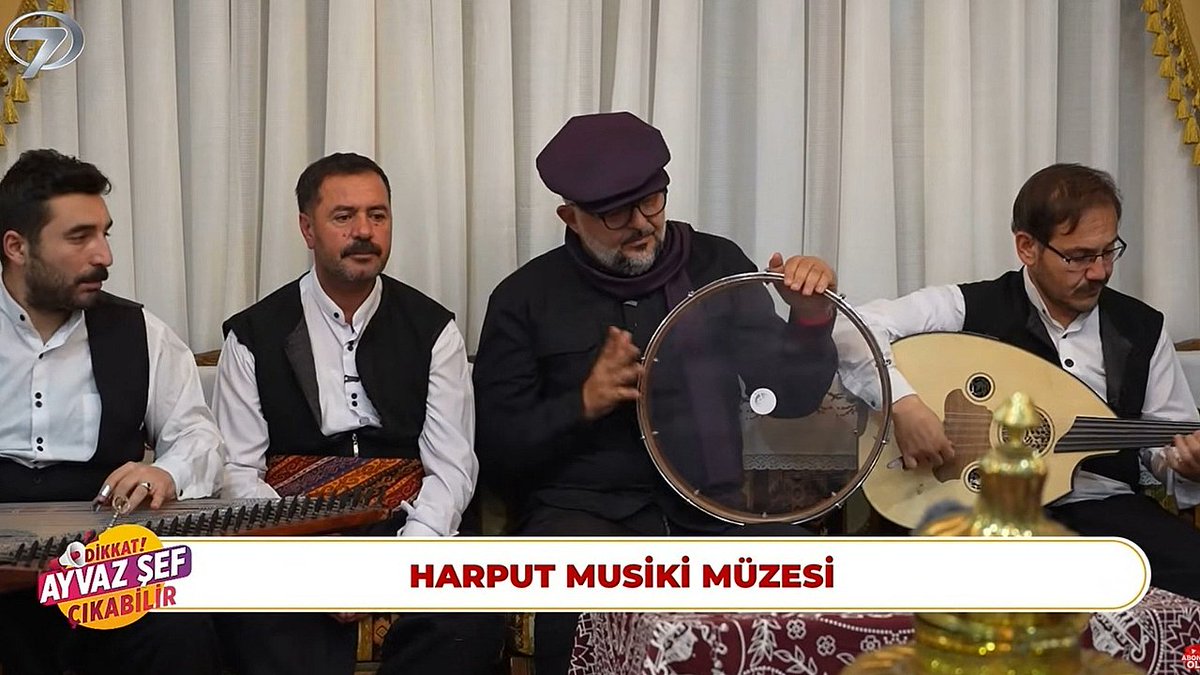 Kanal 7'de Elazığ rüzgarı esti

Ünlü Şef Ayvaz Akbacak'ın sunduğu Dikkat Ayvaz Şef Çıkabilir programında Elazığ'ın yerel mutfak mirası, kültürel zenginlikleri ve misafirperverliği Kanal 7 ekranlarına taşındı.