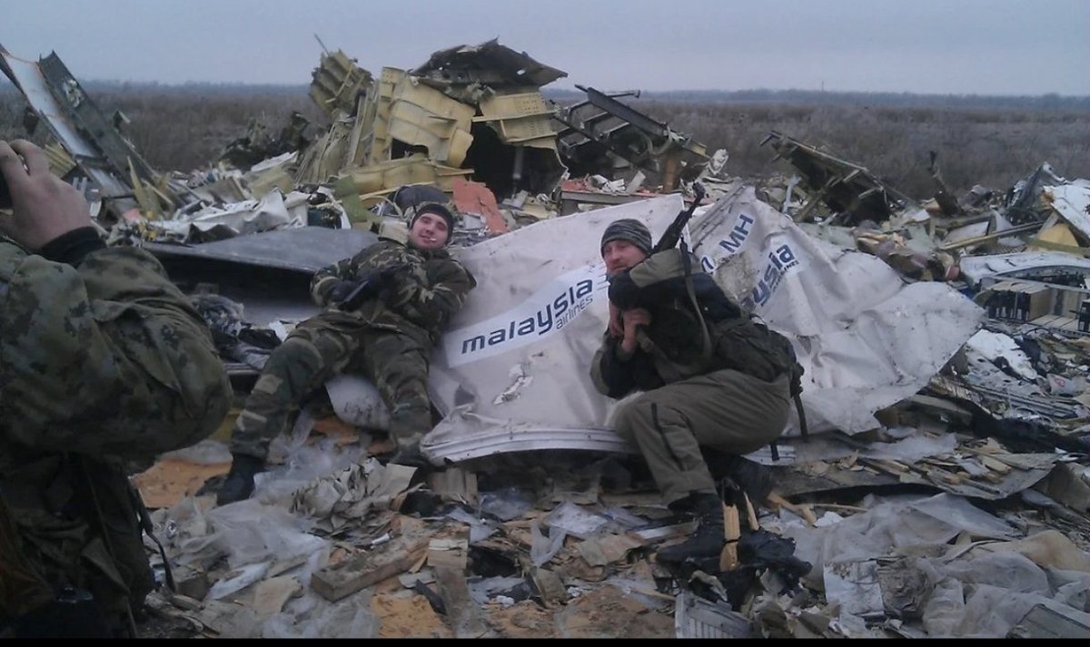 TheFl0orIsLaVa's tweet image. Why don't you just fck off!