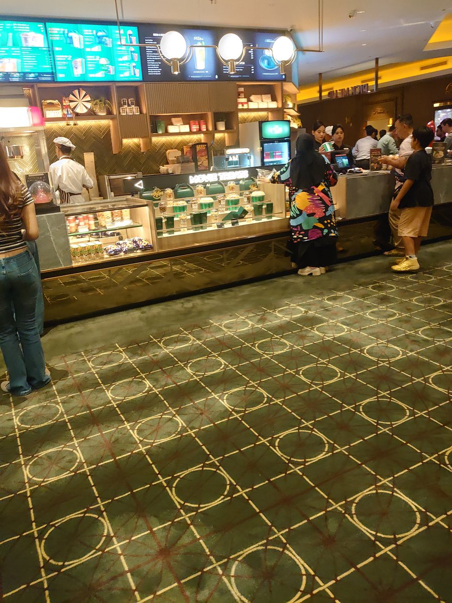 eclairapple22's tweet image. avatar jam kedua the premiere