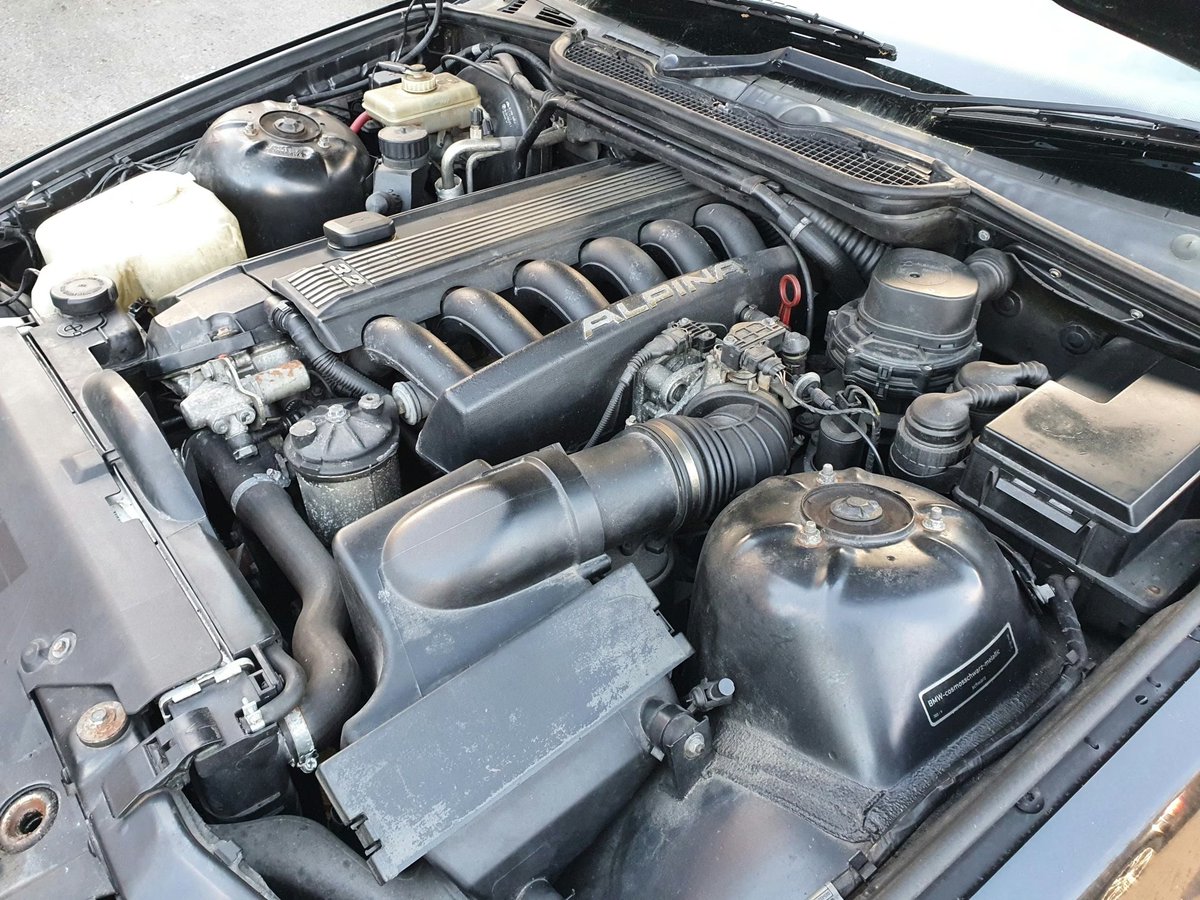 The Alpina B3 3.2 offered a clear alternative to the E36 M3 by focusing on torque delivery and everyday usability rather than peak revs. 
While both used straight-six layouts, the B3 delivered power earlier and more smoothly, changing how performance was accessed. 
It favoured