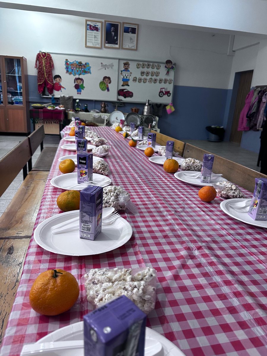 Okulumuz 4/A sınıfı öğrencileri, Yerli Malı Haftası’nı büyük bir coşku ile kutladı. Öğrencilerimiz yerli üretimin önemini öğrenirken, paylaşmanın ve tutumlu olmanın değerini de keyifli etkinliklerle pekiştirdi. Emeği geçen öğretmenimize ve öğrencilerimize teşekkür ederiz@SazIlhan