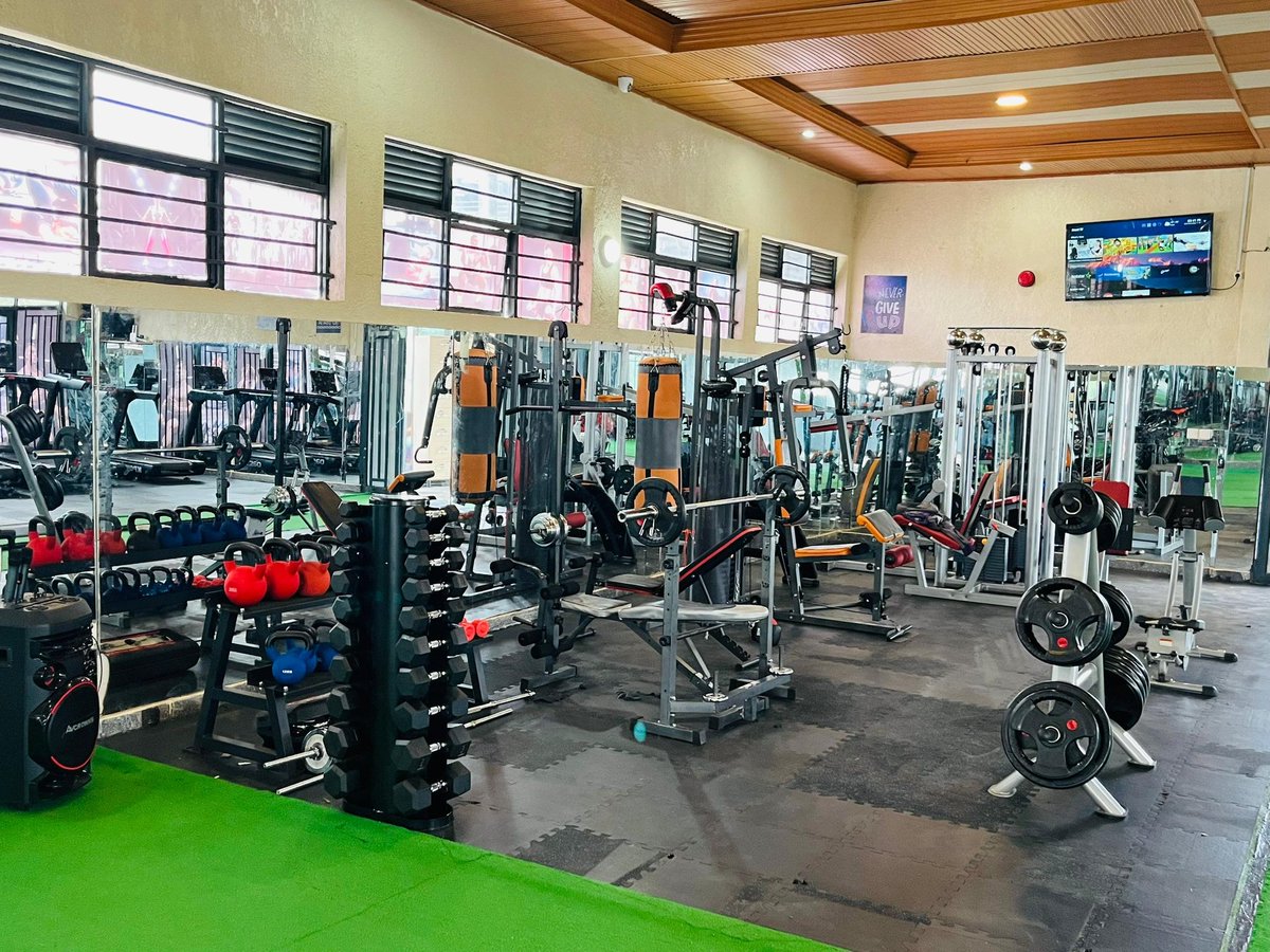 VKirebe50128's tweet photo. Hello Everyone Nyagatare District
Tangira Iminsi Mikuru ufite ubuzima Bwiza Ukora Sports M'uri
#CRSS_BORDER #FitnessGym
Bagane bagumfashe Dore ko Bamfite ibikoresho by'asiporo Bi tandukanye Buri wese Turamwakira Kandi Neza Mwaduhampagara Numbers 0788420507
Welcome #FitnessGym https://t.co/YEiZYZehJu