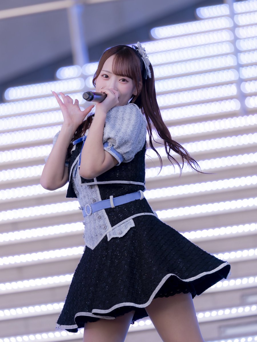 2025.12.17 高嶺のなでしこ 1st ALBUM 「見上げるたびに、恋をする