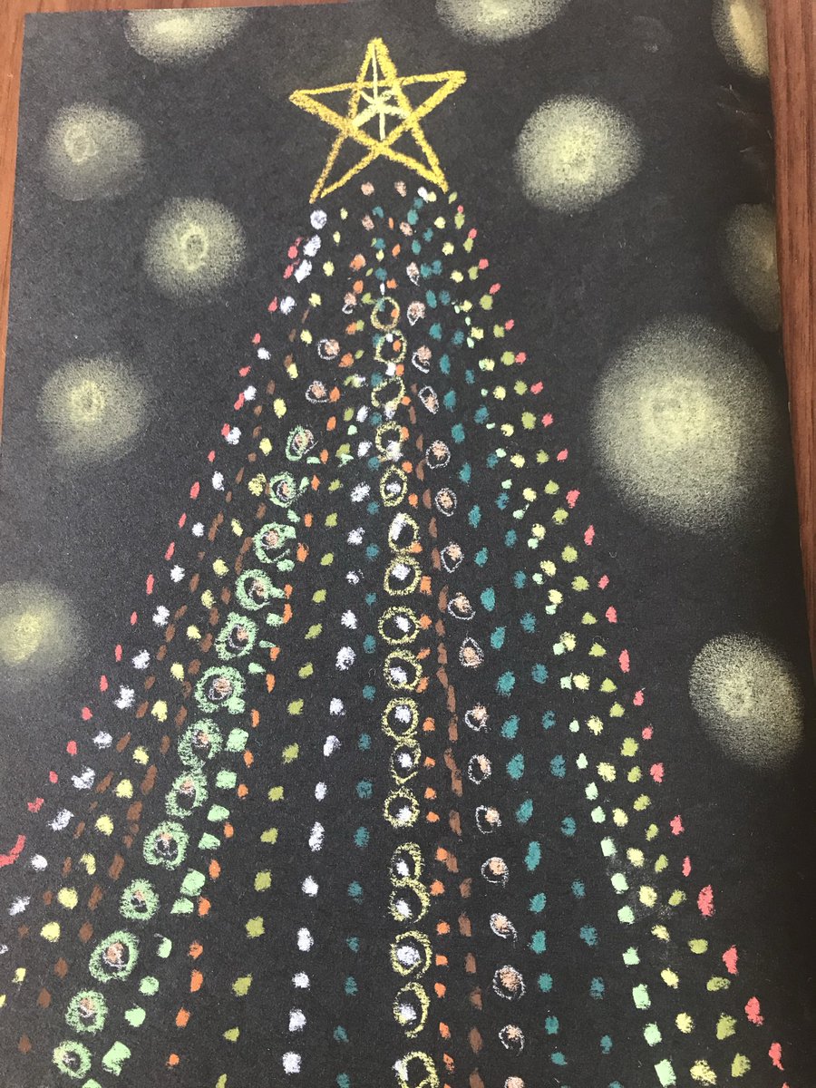 パステルは指で擦ると発光するんです。 イッツアマジックですね