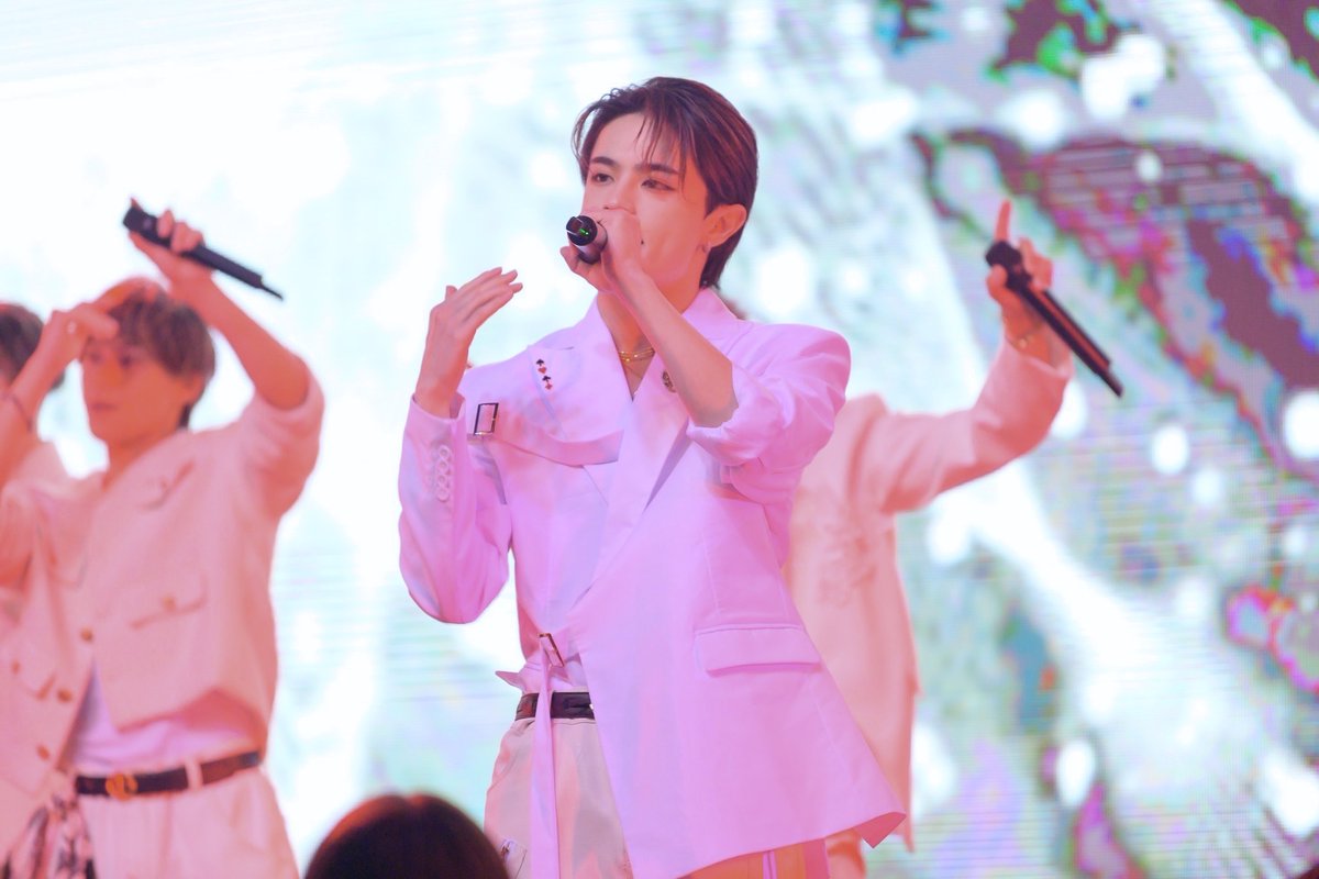 ryujuniiam's tweet image. Seven Deuce ワンマンライブ Re:RAISE
ありがとうございました！！

Warner Musicからのメジャーデビューの発表と、9ヶ月ぶりのワンマンを届けることができた日になりました。

全てのスタッフさん達やメンバー、家族、RIVERz、本当にいつもありがとう。

更なる勝負はこれから🃏

#sevendeuce #juni