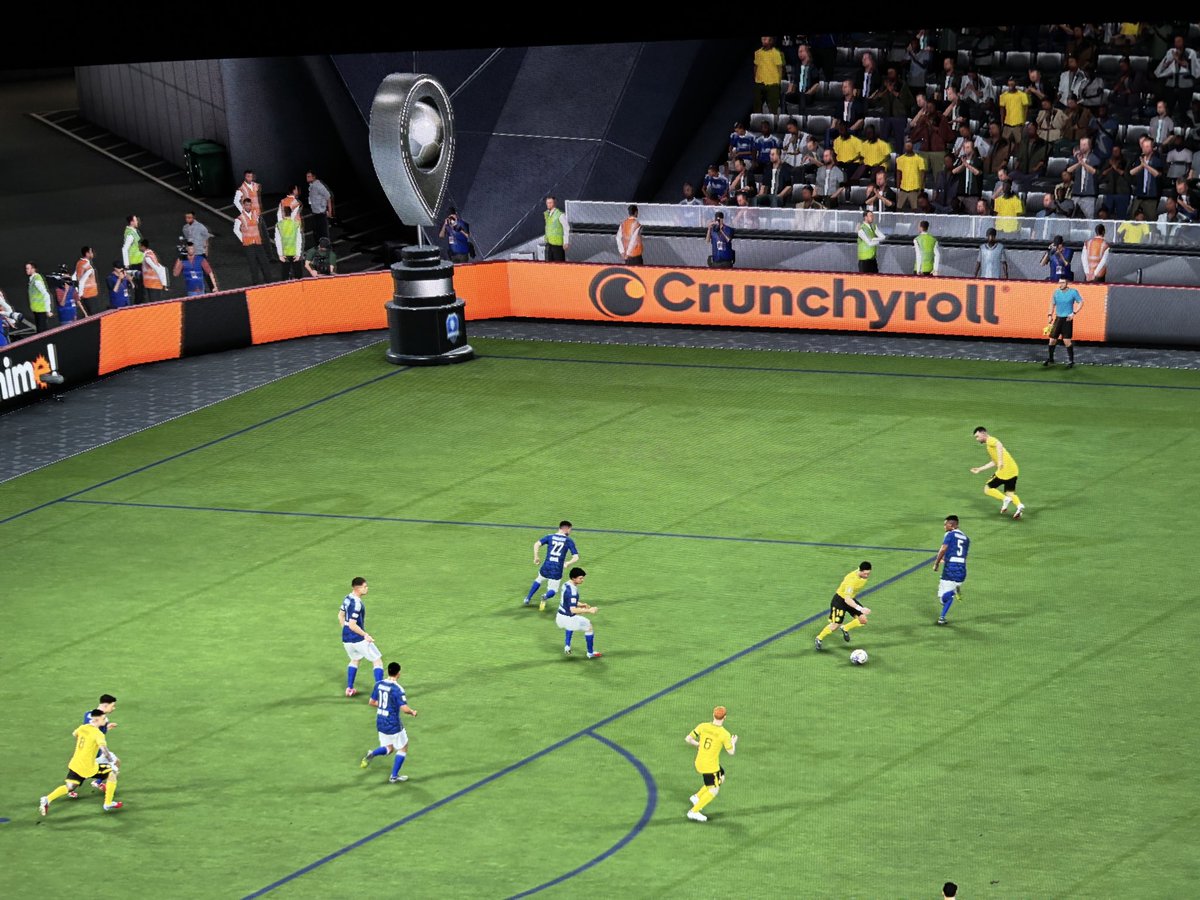 Alex_Maryn's tweet photo. @EASFCDirect Dear friens,
How could I play with the trophy instead of the sideline flag? 😤
I’m on PS platform . Your opinion matters ! Cheers! https://t.co/WeTgmgibcV