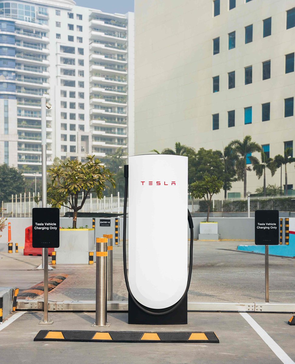 BalascribeG's tweet image. Following the launch of the Tesla Center in Gurugram, Tesla has announced the opening of its first Tesla Charging Station at DLF Horizon Centre. @timesofindia 

@Tesla @Tesla_Asia 
#EVs #Charging #GreenMobility
