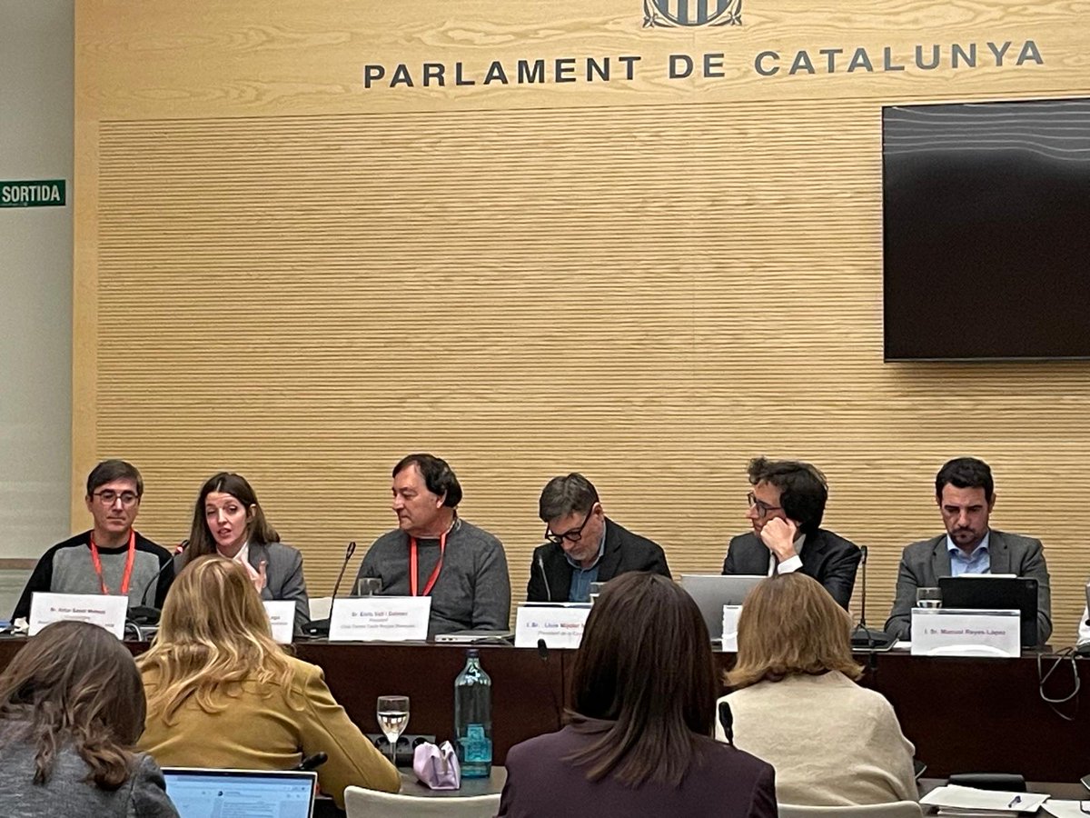 GIrblleida's tweet image. La Dra. @Helenaferlago  ha presentat al Parlament de Catalunya els resultats del projecte sobre tennis taula com a teràpia complementària en Parkinson.

Cal garantir recursos i professionals perquè l’exercici s’iniciï amb seguretat des del diagnòstic.

#ParkinsonResearch