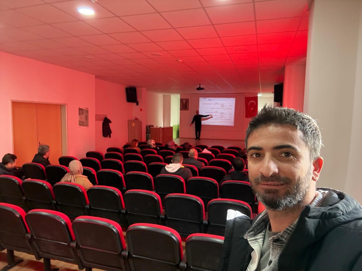 📚 Bingöl Ölçme ve Değerlendirme Merkezi tarafından düzenlenen “Açık Uçlu Soru Yazma ve Ölçme-Değerlendirme Semineri” başarıyla tamamlandı. ✅

📅 15–17 Aralık 2025 tarihleri arasında gerçekleştirilen seminer, Vali Kurtuluş Şişman Türk Ortaokulunda görev yapan 15 öğretmenin