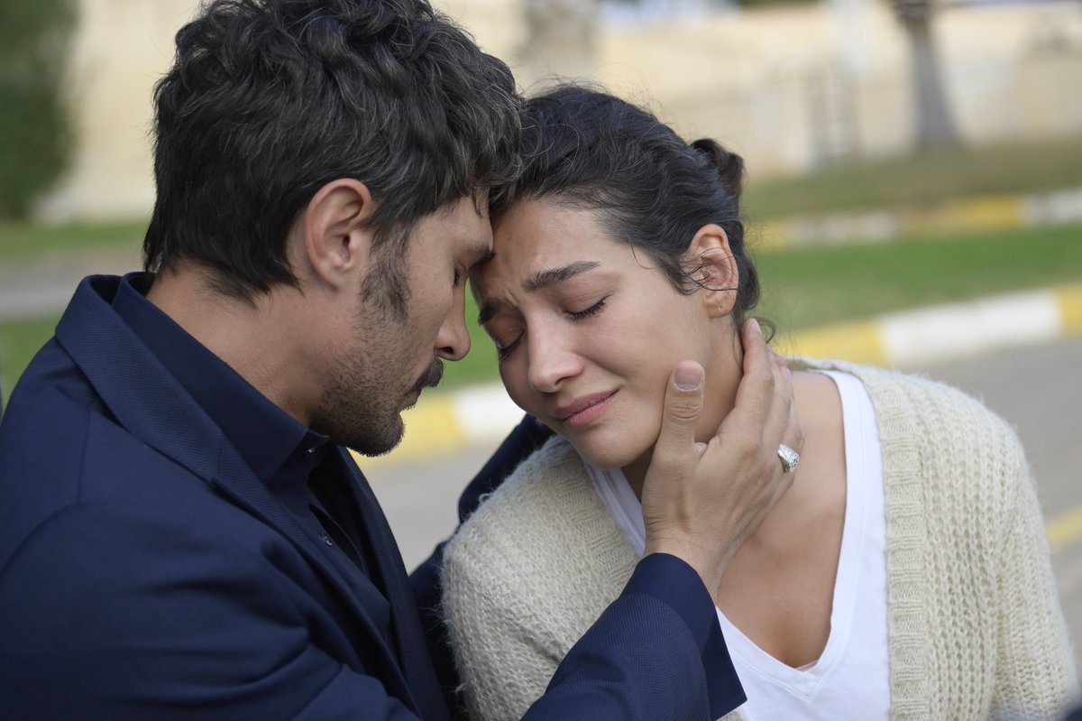 dizilancer's tweet photo. #HalefKöklerinÇağrısı dizisinin yeni bölümünde Aybüke Pusat ve İlhan Şen ❤‍🔥 

#SerMel #AybükePusat #İlhanŞen https://t.co/7kyg7bRCyr
