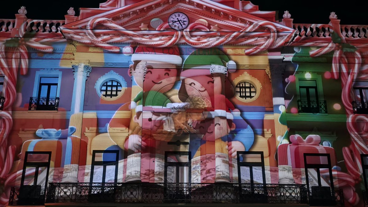 ✨ Cuento de Navidad 🎄 

🎁 Cada tarde, a las 20:30 horas, disfruta de este espectáculo visual en la fachada del Ayuntamiento de Murcia en la Glorieta.

#1200Navidades