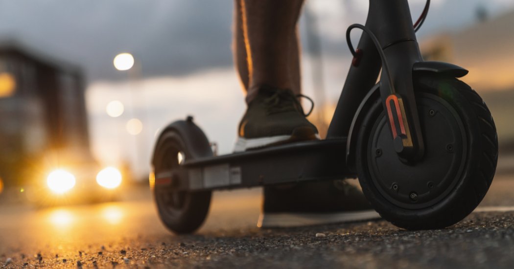 Gardaí hold e-scooter info event at ATU Letterkenny - donegaldaily.com/2025/12/17/gar…