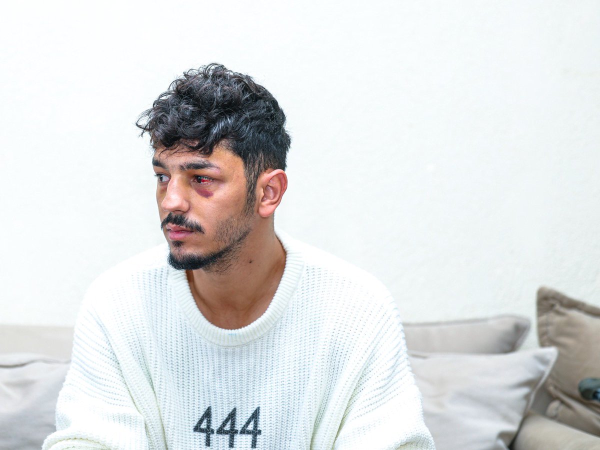 כבר שבוע שקייס חדאד לא יוצא מהבית שלו. הוא מתקשה לישון, סובל מכאבי ראש ונתקף בהלה בכל פעם שסירנה נשמעת מחוץ לביתו. הוא מסתובב עם קב לתמיכה, וכל עלייה או ירידה במדרגות מתישות אותו לחלוטין. "רופא שהלכתי אליו אמר לי שאני חייב ללכת לבית חולים, אבל אני לא יכול. יש שם רעש וזה כואב״