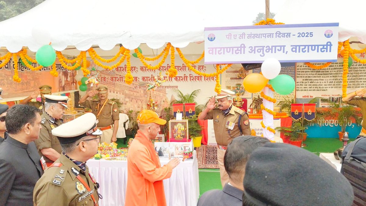 co36pacup's tweet photo. अति उत्तम प्लाटून ड्रिल में चल बैजयन्ती, अति उत्तम डेमोंसट्रेशन में चल बैजयन्ती एवं श्रेष्ठ बाढ़ राहत दल में चल बैजयन्ती कुल मिलाकर तीन  पुरस्कार देकर पुरस्कृत किया गया. 
 इस अवसर पर माननीय मुख्यमंत्री जी द्वारा वाहिनी के द्वारा लगाए गए स्टॉल का भी भ्रमण किया गया. https://t.co/yTqze5CcOK