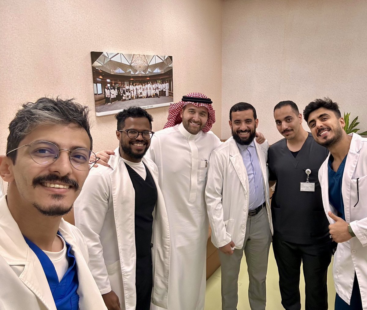 جزيل الشكر والتقدير لأطباء برنامج زمالة الطب الرياضي. من دواعي سروري الحقيقي مشاركة المعرفة والإشراف على مسيرتهم التعليمية.  
أسأل الله لهم التوفيق مع الأندية ومنتخبنا الوطني.