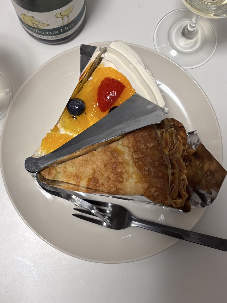 iko918's tweet photo. 仲直りケーキ https://t.co/h6g0ePXliM