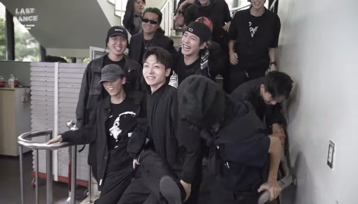 jennieya_ng's tweet image. 251217

이준영 (LEE JUN YOUNG) 
1st Mini Album [LAST DANCE] 'Bounce' Music Show Behind

비하인드영상풀버전보기👇🏻
youtu.be/v2BnngxNUCs?si…

#기석
#댄서
#댄스
#힙합
#기스깅
#이기석
#이준영
#프리스타일
#뱅크투브라더스
#banktwobrothers

출처:빌리언스엔터유툽🎬