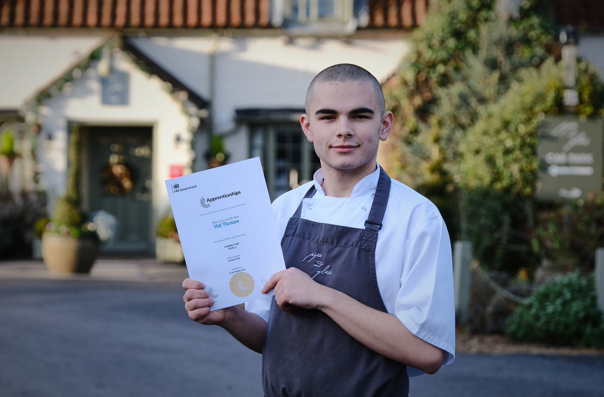 A huge congratulations to Will for achieving a Distinction in his Commis Chef Level 2 apprenticeship. We're so glad you're a part of the P&amp;G team! 👏 👏 👏 East Riding College
#pipeandglass #chefsofthefuture #supportingthenextgeneration #michelinstar #eastridingcollege
