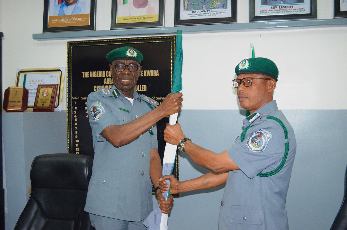 Flash25News's tweet photo. NCS Kwara Command Leadership Handover

Comptroller Faith Mathew Ojeifo has formally handed over as Customs Area Controller, Kwara Area Command, to Acting Controller DC Najeem Akanmu Ogundeyi.

Justina Omofaiye 266
#OJ #KWASU #MASSCOM https://t.co/XvnrbXjxH4