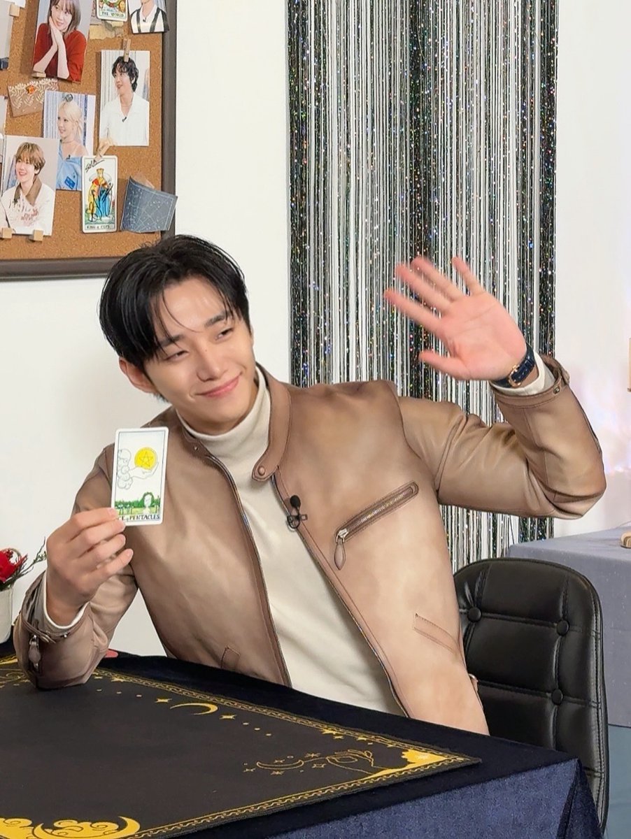 251217 포스트잊

#용타로 에 ‘캐셔로’ 이준호 등장 💲
내돈내힘 히어로의 용타로점이 궁금하다면?
지금 바로 이용진 유튜브 용타로에서 만나요🔮
instagram.com/p/DSXD2d_gUVe

#준호 #JUNHO #이준호 #LEEJUNHO