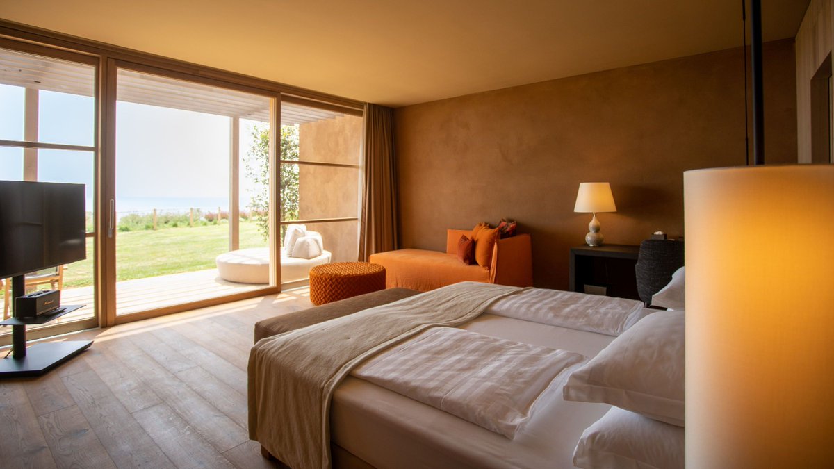 Arthouse PR tweet media