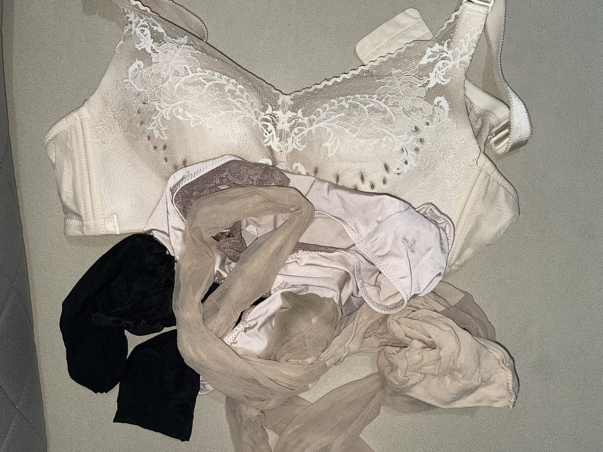 今日份福袋❤️蕾丝内➕文胸➕肉丝➕黑丝👄🧧138顺丰包邮哦✈️送礼物🎁