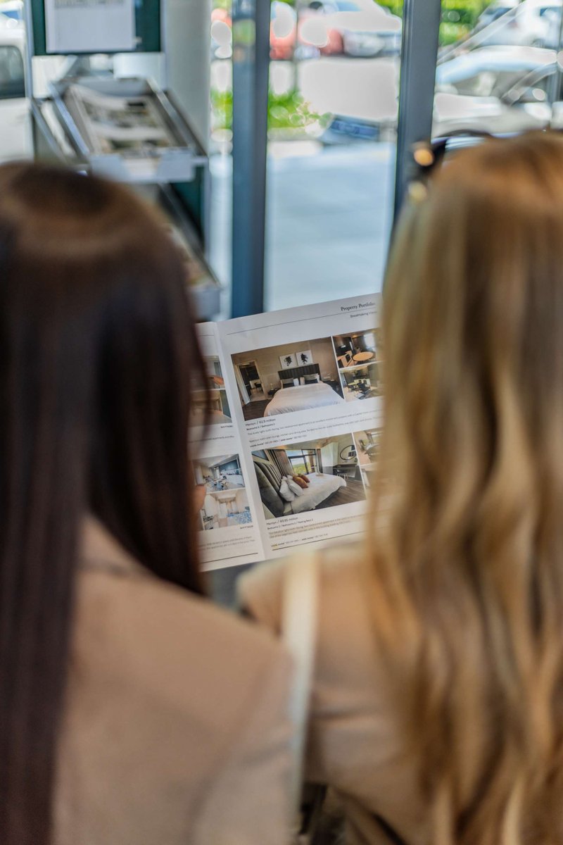 December travel is chaotic everywhere - except here.

Menlyn Maine Residences gives visitors a stay where everything is walkable: restaurants, shops, events, entertainment, safe parking, and festive attractions at your doorstep.

Book your stay: mmrentals.co.za