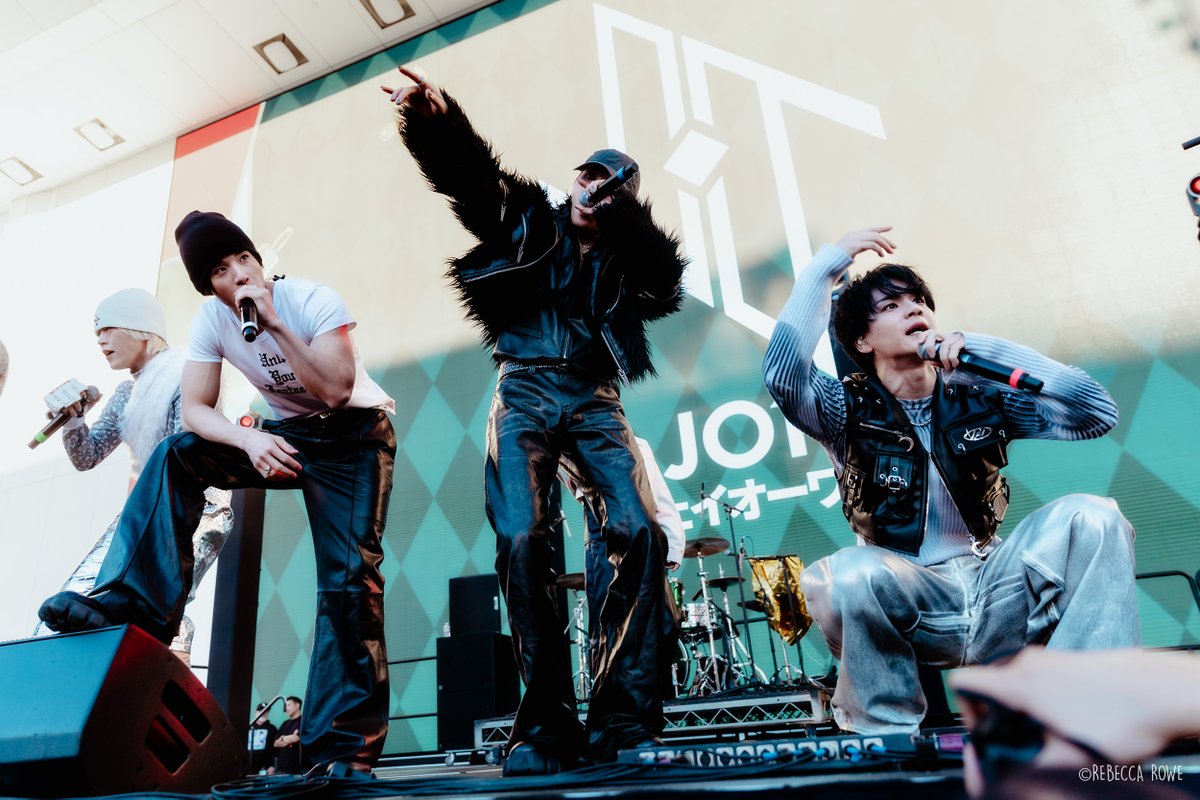 Rebecca Rowe tweet media