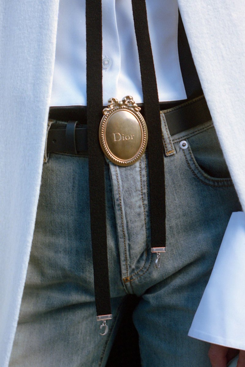 Outlander Magazine tweet media