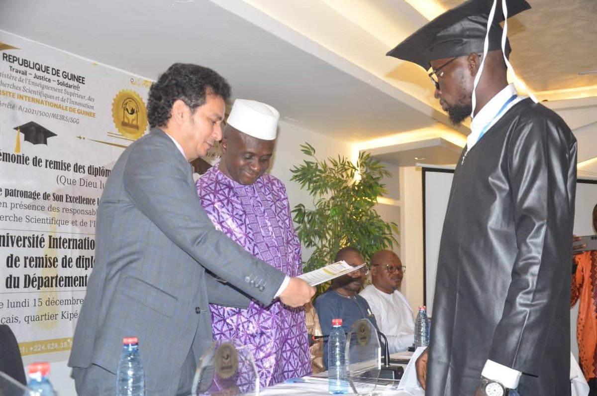 Merci infiniment à M. l’ ambassadeur de l’Arabie Saoudite Excellence M. Fahad Alrshidy pour votre grande participation à cette cérémonie de remise de la première promotion de l’ Université Internationale Guinée UIG-Fr