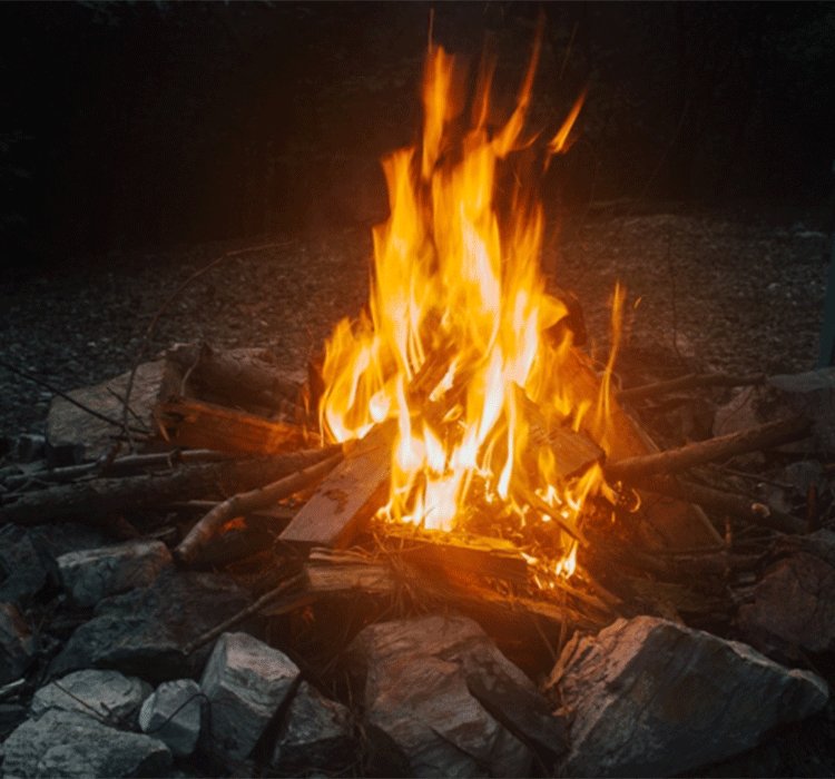 "الإطفاء" تحذّر مرتادي البر من استخدام المواقد داخل الخيام أو الأماكن المغلقة -دعت للالتزام بتدابير السلامة واختيار مواقع تخييم آمنة -الابتعاد عن مجاري السيول والتأكد من سلامة التمديدات الكهربائية -الحفاظ على نظافة المكان واختيار مواقع بعيدة عن أبراج الكهرباء للحد من مخاطر الحرائق 