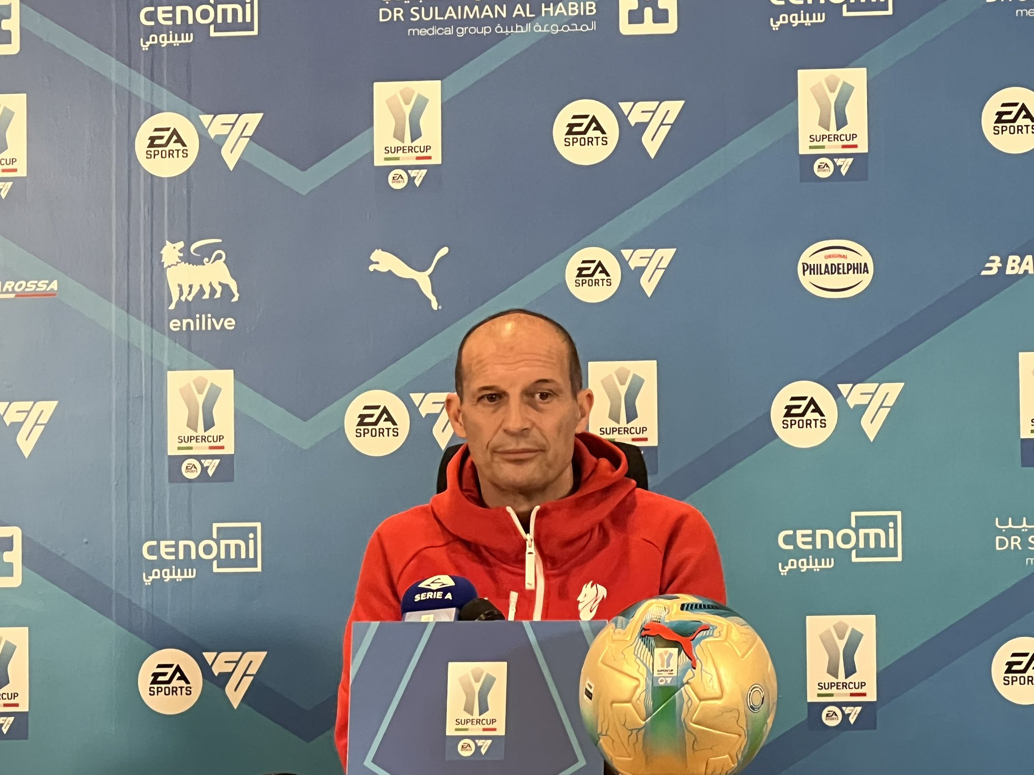 ماسيمليانو أليغري مدرب فريق ميلان في المؤتمر الصحافي: -مباراة الغد ستكون مختلفة تماماً، والهدف هو الوصول للمباراة النهائية، ونابولي نعرف أنه فريق قوي، ومجملاً المباراة ستكون معقدة، ويجب أن نعمل بشكل أفضل وتركيز أكبر للقاء الغد. #نابولي_ميلان 