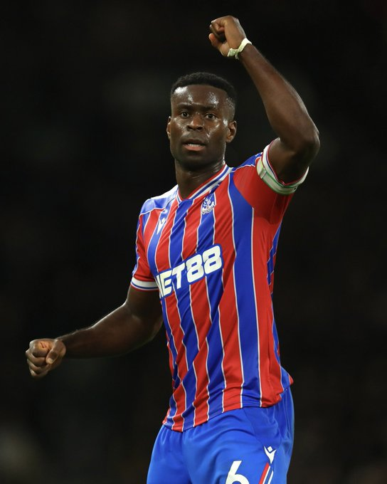 وكيل مارك غويهي متوجه إلى ليفربول للقاء مسؤولي النادي.. العرض العقدي الذي تم قبوله الصيف الماضي من المتوقع أن يُرفض، إذ يطمح غويهي للحصول على مكافأة توقيع كبيرة بصفتة لاعبًا حرًا الصيف المقبل.. يجب على ليفربول تقديم شروط جديدة لضمّه في يناير. الوضع تغير بشكل كبير 