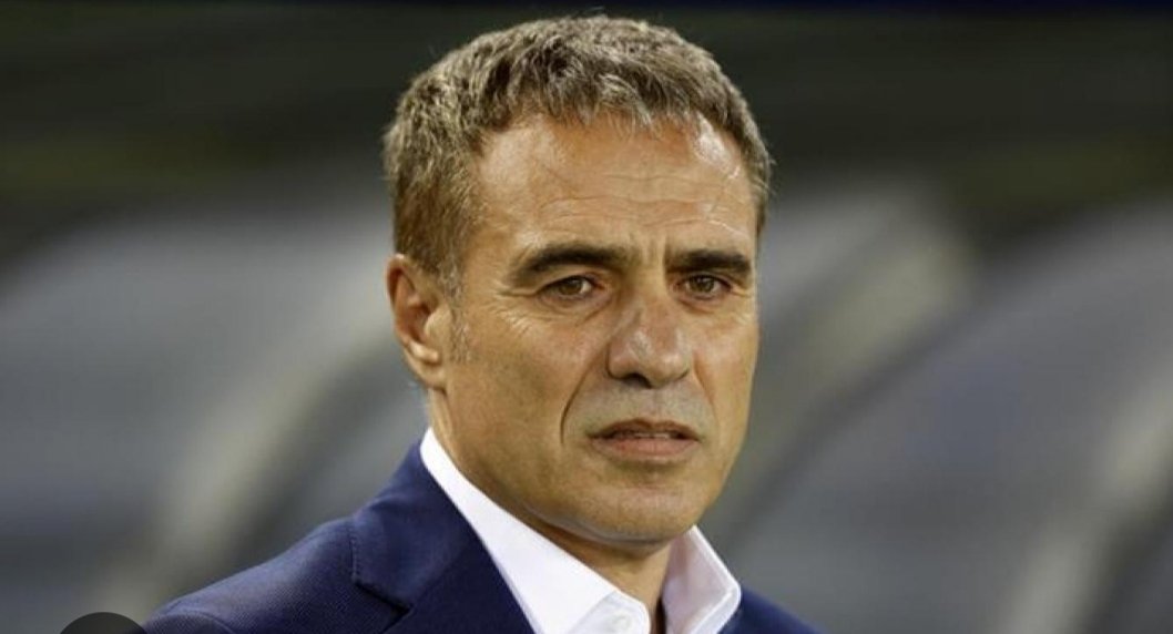 #BenzediğimÜnlüChallange
Yıllar önce Fener stadının önünde yan yana gelmiştik suratınında ki ifadeyi hiç unutmuyorum Ersun hocanın 🤭