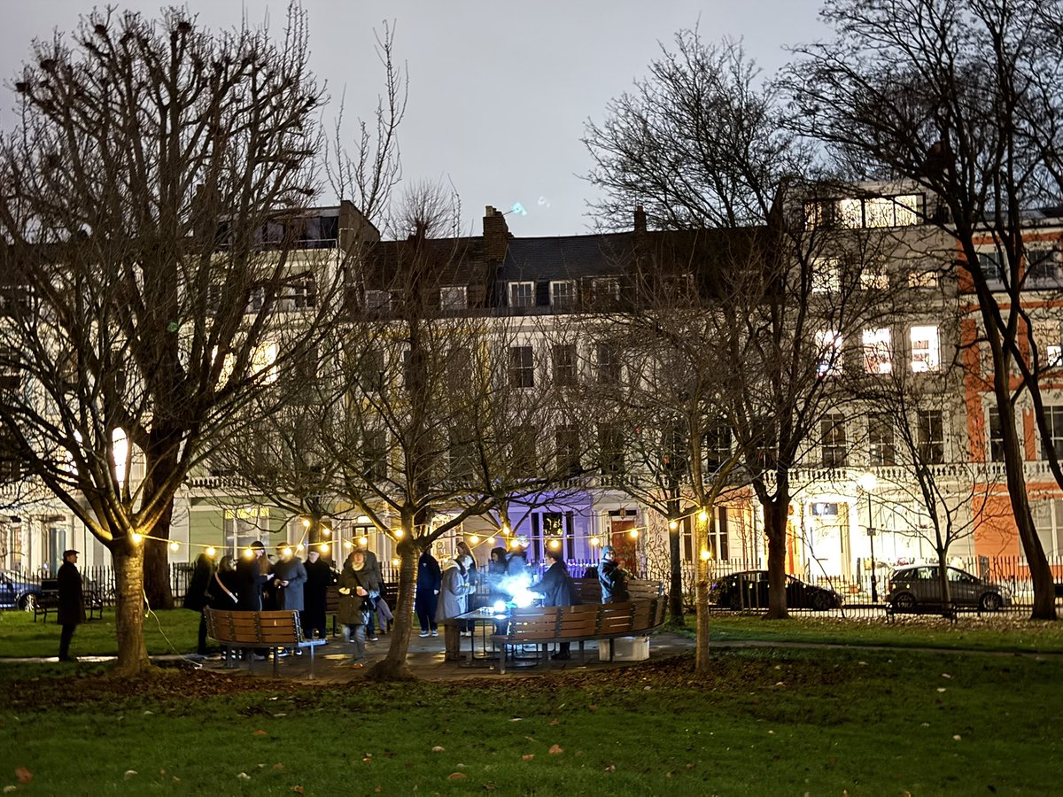 PrimroseHillHub's tweet photo. iLPH loved the #ChristmasCarols being sung yesterday at Chalcot Square ! #Christmas #ChristmasSong #ChalcotSquare #PrimroseHill https://t.co/vOwWzmz7Fg