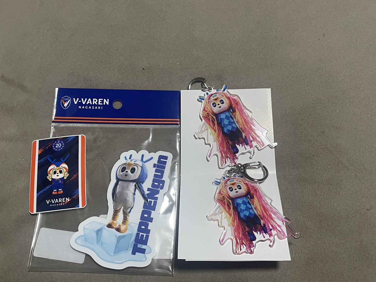シークレットの仮装ヴィヴィくんキーホルダー、まさかのダブリ😭😭 ま