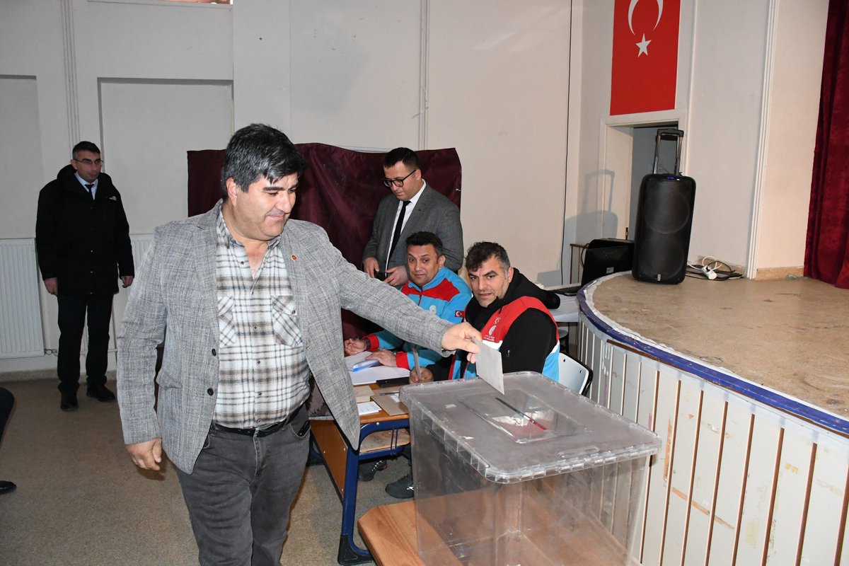 📍 Muhtarlar Toplantısı

Alaçam Kaymakamımız Sayın <a href="/Fatih_Kayabasi/">Fatih Kayabaşı</a> başkanlığında; Belediye Başkanımız, mahalle muhtarlarımız ve ilgili kurum amirlerinin katılımıyla Muhtarlar Toplantısı gerçekleştirildi.

Toplantıda ilçemizin genel durumu, mahallelerde iletilen talepler, devam