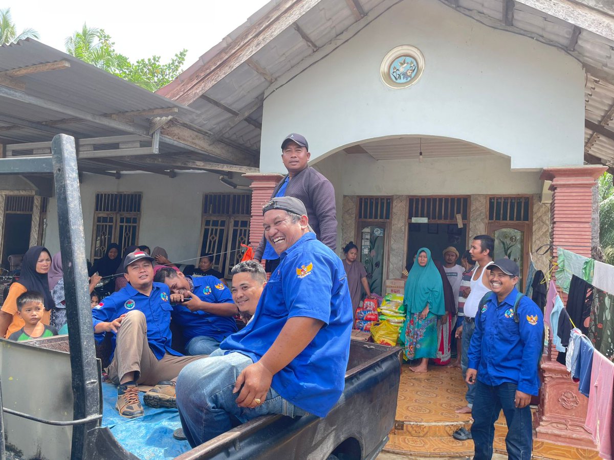 Bunga Desa tweet media