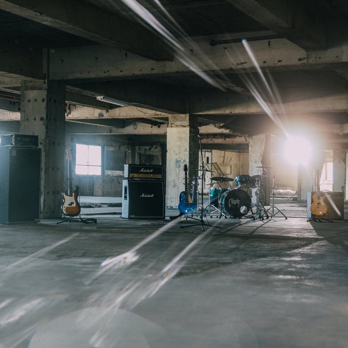 cloudy_band's tweet photo. 【 配信開始 】

新曲「無責任な肯定を」
https://t.co/rJK0CIfG9t

ぜひお聴きください。 https://t.co/hcxNEI57sp