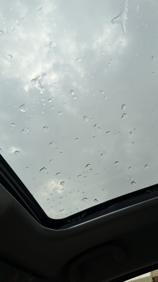ievcs0's tweet photo. الرياااااض برد🤙🏻🌧️ https://t.co/xnGUdg4qsa