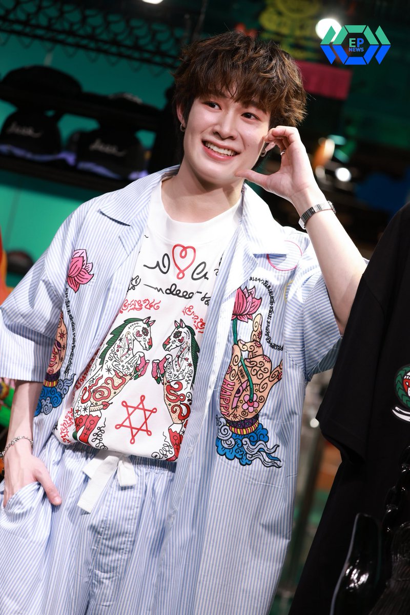 " ณฐ ณฐสิชณ์ " ในงาน Absolute Siam Store x Deesweetdrug Pop Up Event

NAT WITH DEESWEETDRUG POP UP 
#AbsoluteSiamStorexNat #natasitt 
#Deesweetdrug #AbsoluteSiamStore
#SiamCenter #AbsolutesiamNoTrendNoGen