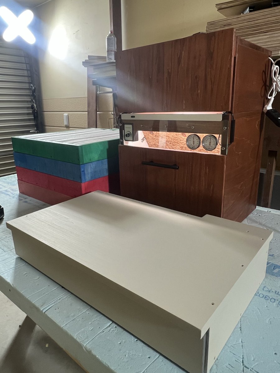 本日は今期ご依頼の品の作業と補修を全て終えました
明日、掃除と梱包をし日曜発送予定です
梱包が終わりましたらご連絡致しますので宜しくお願い致します
お疲れ様でした😊