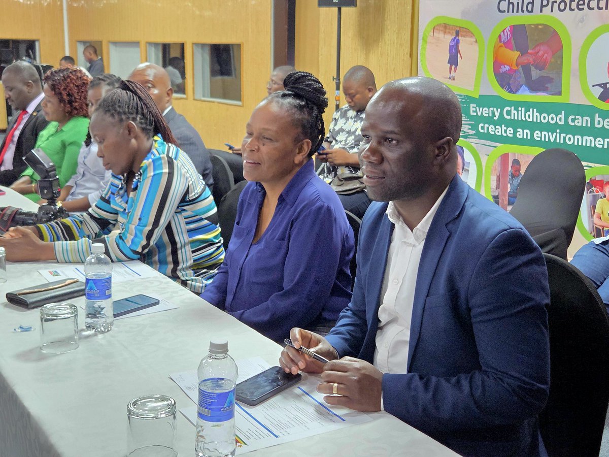 mpslswzim's tweet image. Ongoing is the signing of the Memorandum of Understanding on Cooperation in the field of Social Development between Gvt of Zimbabwe 🇿🇼 and Gvt of South Africa 🇿🇦 #bilateralrelations #socialdevelopment #ZimbabweSouthAfrica