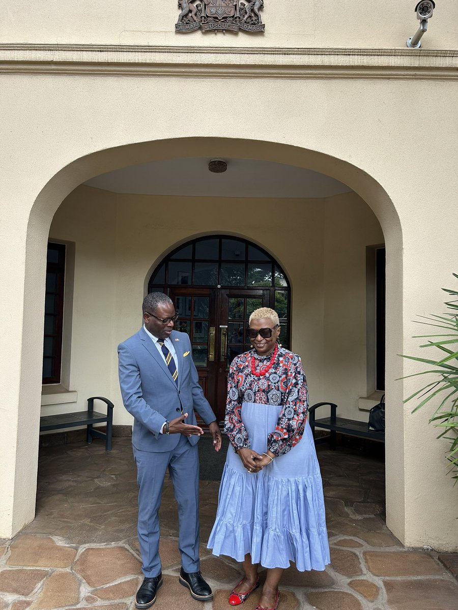 AristildeCanada's tweet photo. Good catching up with @WFP 🇿🇼Director Barbara Clemens to wrap up 2025. We looked back &amp; projected forward on Zimbabwe’s harvest &amp; food security outlook for 2026. Canada🇨🇦 a top 6 donor of WFP global will remain engaged. Partenariats public-privé, un objectif commun clé pour 2026. https://t.co/lsuajCrvUF
