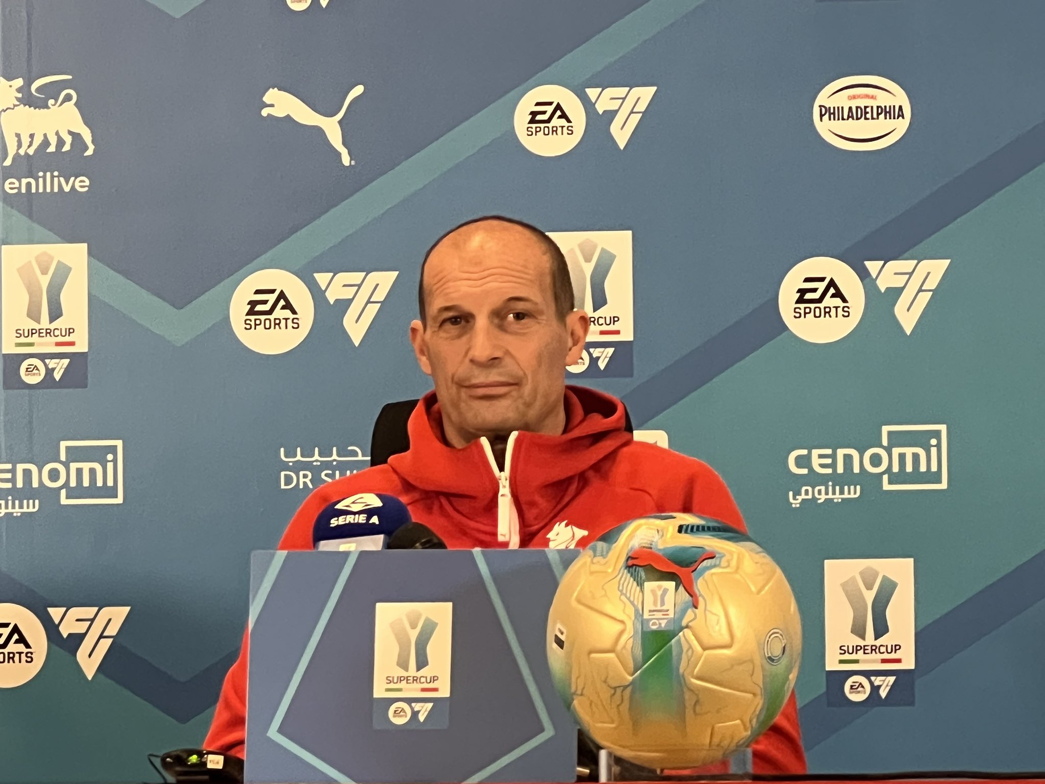 ماسيمليانو أليغري مدرب فريق ميلان في المؤتمر الصحافي: -خيمينيز شعر في الأيام الماضية بآلام في الكاحل، ويتطلب الأمر تدخل جراحي لمعالجته، ونتمنى عودته في أسرع وقت. #نابولي_ميلان 