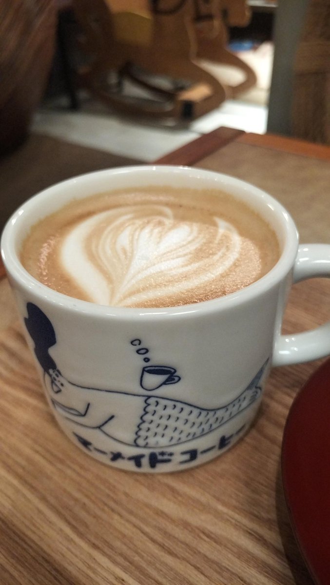 nao_webweb's tweet photo. せっかくおしゃカフェなのに一向にばえさせられないのが悩み。。。笑 https://t.co/FFeJAtDVVS