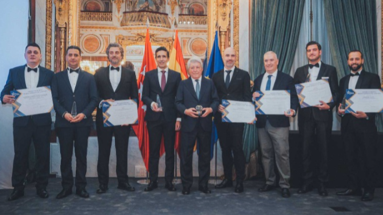 CONCOVI_Espana's tweet photo. 🎉 Enhorabuena a #SERYMA, homologada por #CONCOVI, por haber sido distinguida por #SECSE con el "Premio Europeo a la Mejor Empresa del Año 2025" como compañía líder en #rehabilitaciónenergética de fachadas y edificios
¡Nuestra más sincera enhorabuena❗
https://t.co/ECW8dfHKj4 https://t.co/l4cMAiFOta
