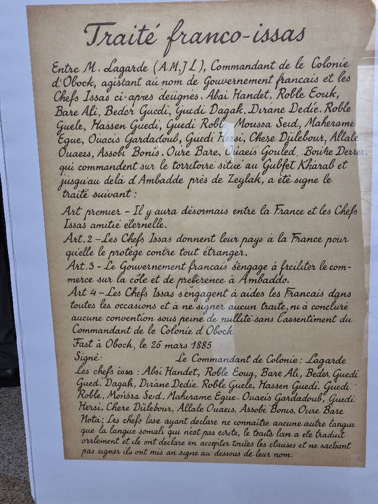 Gafdiid7's tweet image. #History #Matters

In 1885, #France signed the #Franco-Issa #Treaty in #Obock with Issa Somali chiefs. The document clearly recognizes Issa authority over territories stretching to #Ambaddo
 
     #Issa vs #France.
    
France, represented by M. Lagarde, Commandant of the Colony