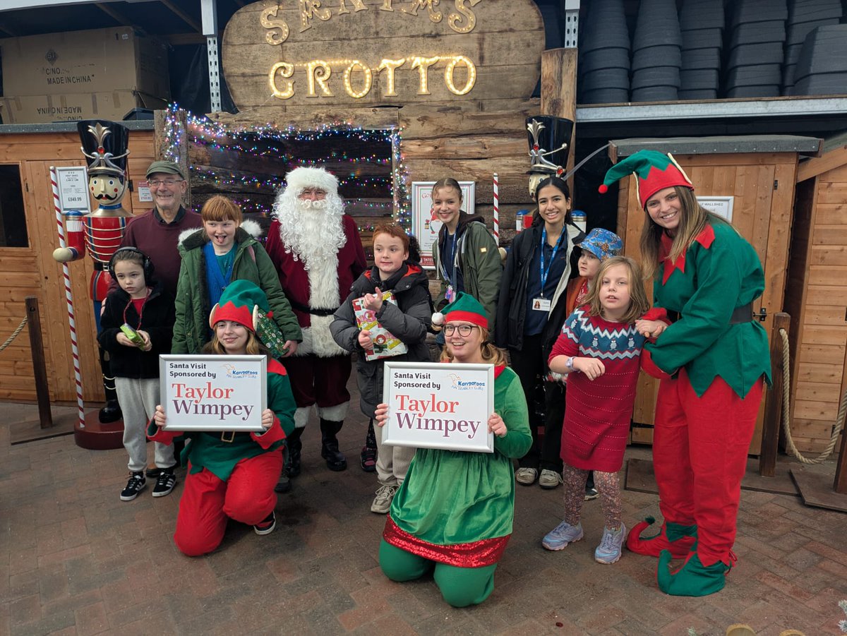 TheBuddingFD's tweet image. On Sunday 7th and Saturday 13th December, children from @KangaroosSussex Fun #Disability Clubs were treated to a @TatesGCs #Santa's #grotto visit, sponsored by @TaylorWimpey South Thames. 
Huge thanks and Merry Christmas! 🎅
#charity #sussex #hassocks
