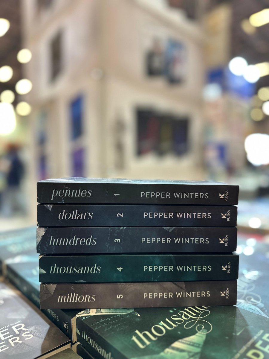 pukkayayinlari's tweet photo. Bir serimiz daha tamamlandı! Dollar serisine başlamak için harika bir gün!✨

#pukkayayınları #dollarserisi #pepperwinters https://t.co/FHEmjIwMa5